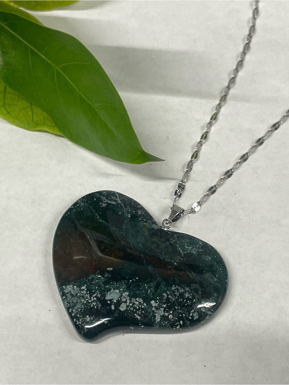 Heart-Shaped Dark Green Stone Pendant Necklace - Women Jewelry